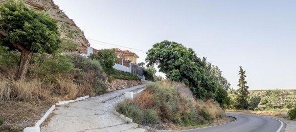 4 bedrooms House in Caniles, Spain No. 150807 2