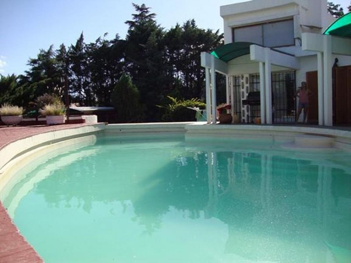 3 bedrooms House in Cordoba, Argentina No. 20280