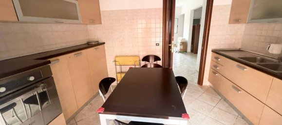 4 bedrooms Apartment in Rome, Italy No. 337899 16