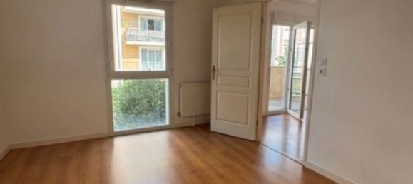 Apartamento de 1 dormitorio en Orleans, France No. 212037 10