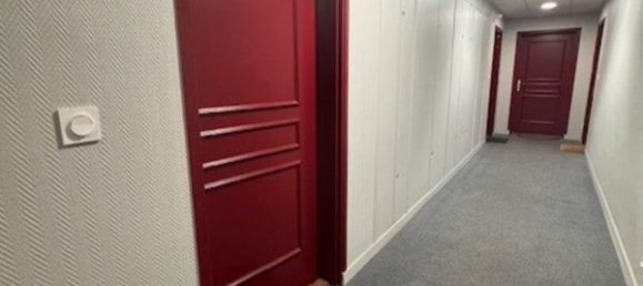 Apartamento de 1 dormitorio en Orleans, France No. 212037 5