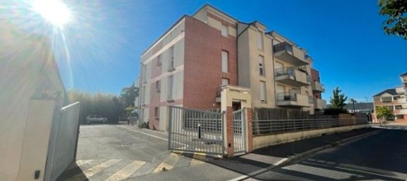 Apartamento de 1 dormitorio en Orleans, France No. 212037 2