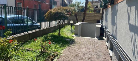 Apartamento de 2 dormitorios en Bollate, Italy No. 371722 30