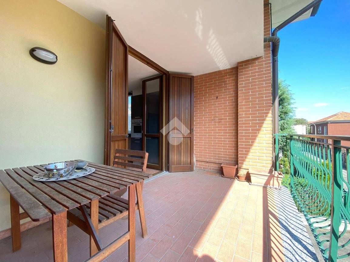 Apartamento de 2 dormitorios en Bollate, Italy No. 371722