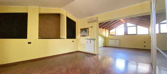 Apartamento de 2 dormitorios en Bollate, Italy No. 371722 15