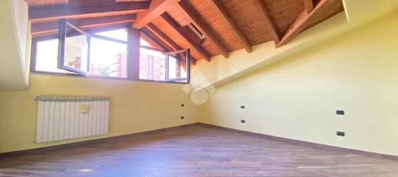 Apartamento de 2 dormitorios en Bollate, Italy No. 371722 4