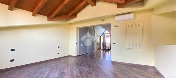 Apartamento de 2 dormitorios en Bollate, Italy No. 371722 13