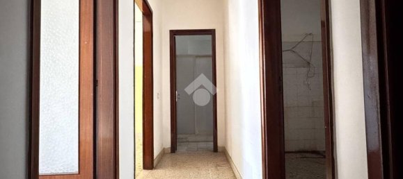 1 bedroom Apartment in Messina, Italy No. 321045 2