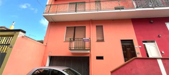 Дом с 5 комнатами в Сардиния, Италия № 247560 2