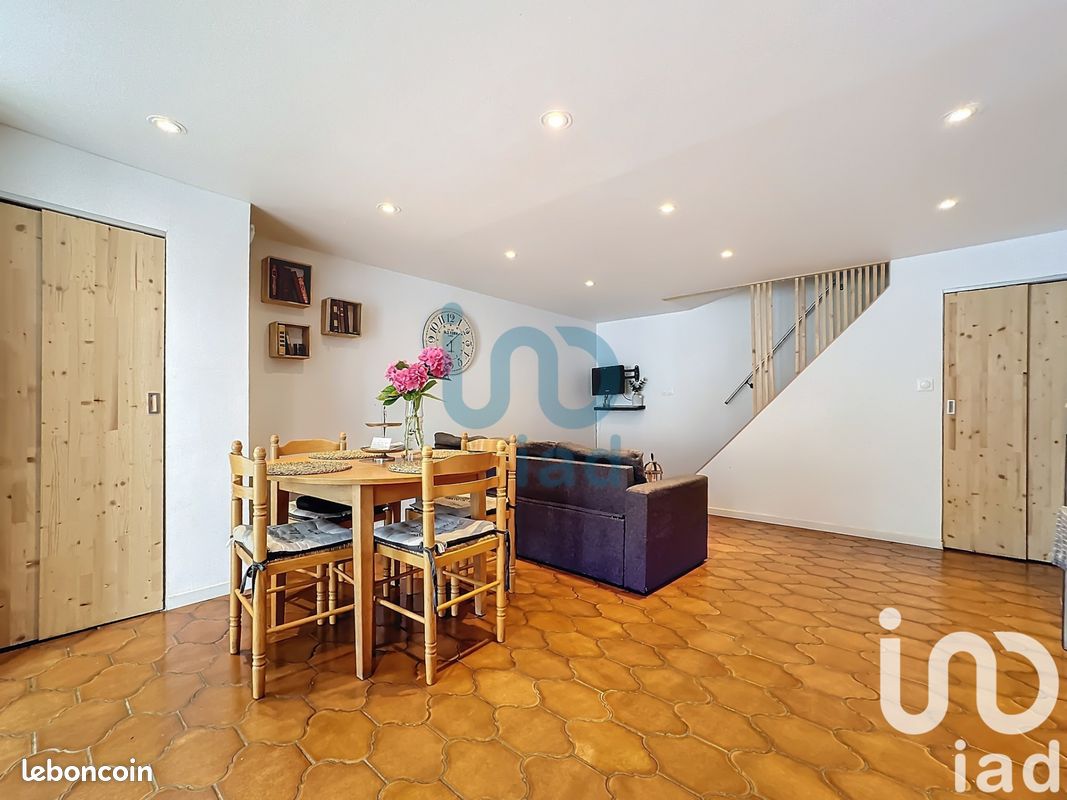 Дом с 2 комнатами в Вивье-о-Кур, Франция № 245701