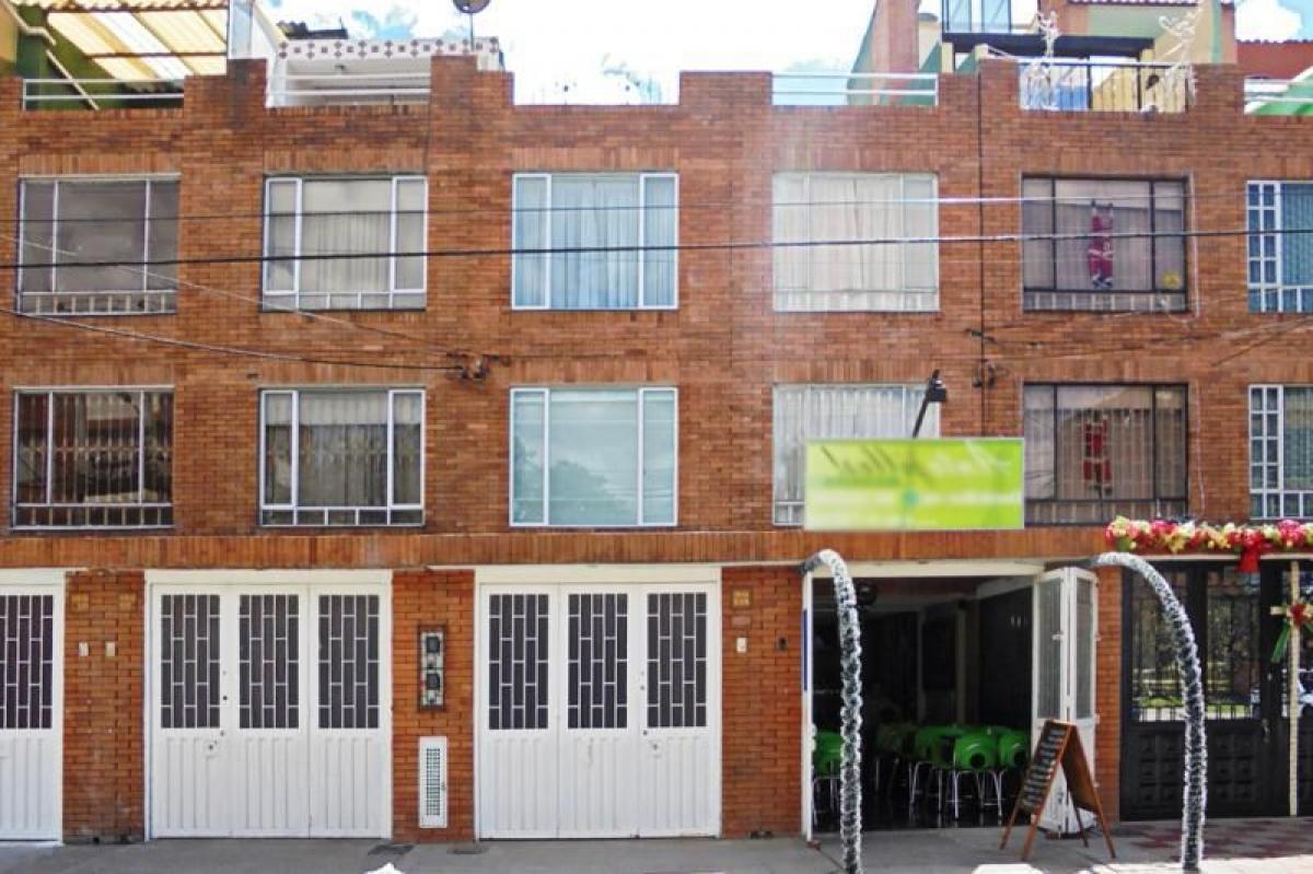 Дом с 4 спальнями в Богота, Колумбия № 9793