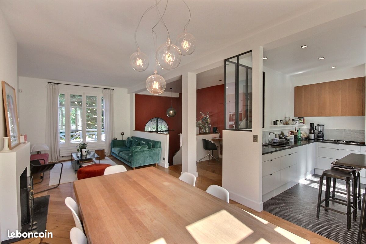 5 chambres Maison à Suresnes, France No. 170335