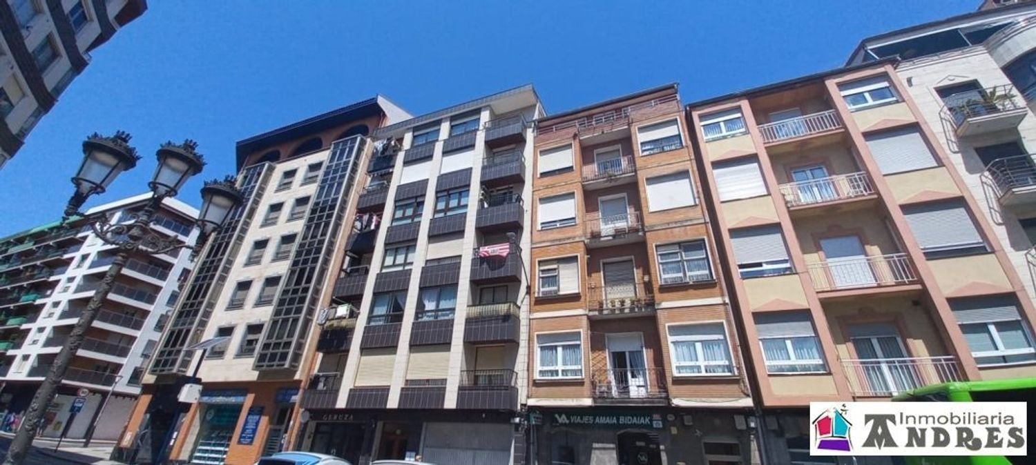 Квартира с 3 спальнями в Страна Басков, Испания № 147637