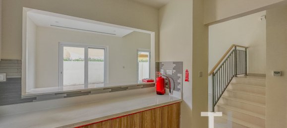 4 bedrooms Townhouse in Dubai Land, UAE No. 28929 4