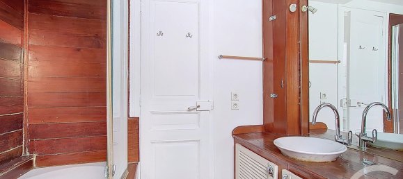 1 bedroom Apartment in Paris, France No. 162075 16