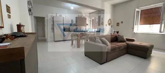 Apartamento de 3 dormitorios en Syracuse, Italy No. 357636 3