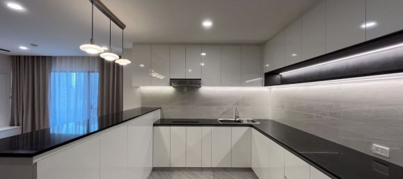 Apartamento com 3 quartos em condomínio em Watthana, Thailand N.º 8585 6