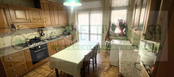 4-salle Appartement à Trezzano sul Naviglio, Italy No. 43504 4