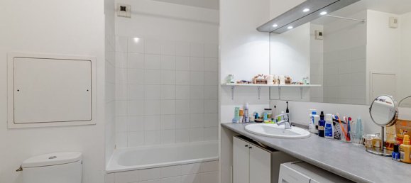 4 bedrooms Apartment in Montreuil, France No. 327435 3