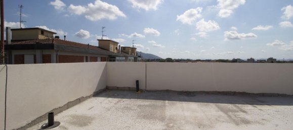 Apartamento de 3 divisões em Prato, Italy N.º 25301 4