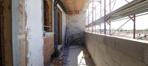 Apartamento de 3 divisões em Prato, Italy N.º 25301 2