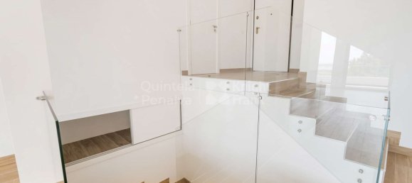 3 bedrooms House in Mexilhoeira Grande, Portugal No. 121373 4