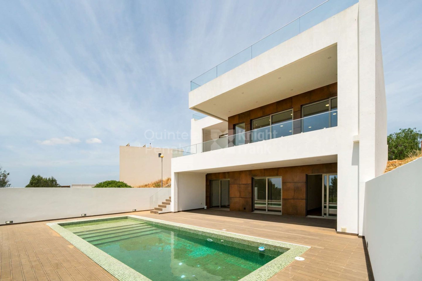 3 bedrooms House in Mexilhoeira Grande, Portugal No. 121373