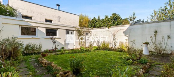 Casa de 3 dormitorios en Suresnes, France No. 188280 5