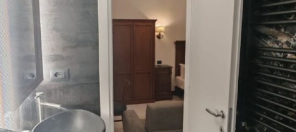 4 bedrooms Apartment in Rome, Italy No. 313117 15