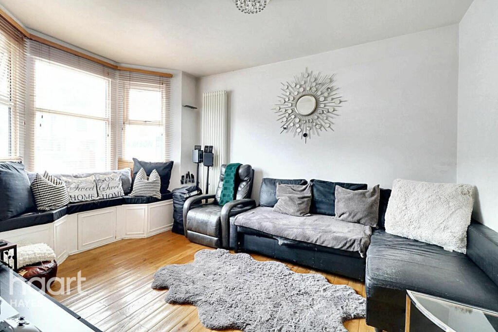 3 bedrooms House in West Drayton, United Kingdom No. 5068