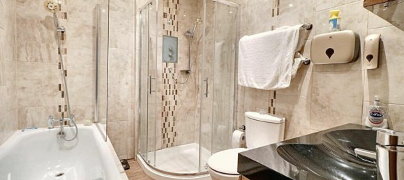 3 bedrooms House in West Drayton, United Kingdom No. 5068 7