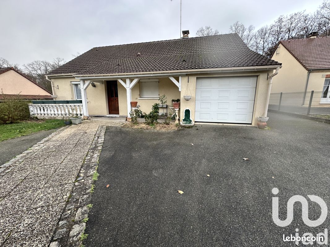 Casa T2 em Fontaine-la-Guyon, France N.º 57002