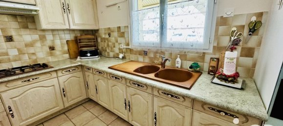 Casa T2 em Fontaine-la-Guyon, France N.º 57002 2