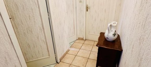 Casa T2 em Fontaine-la-Guyon, France N.º 57002 24