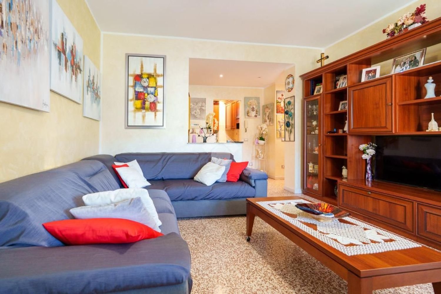 Apartamento de 4 habitaciónes en Treviglio, Italy No. 287633