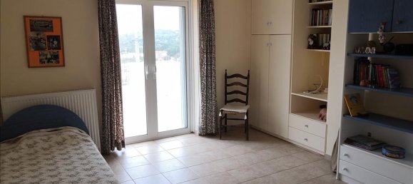 Propiedad comercial de 4 dormitorios en Anavyssos, Greece No. 4461 6