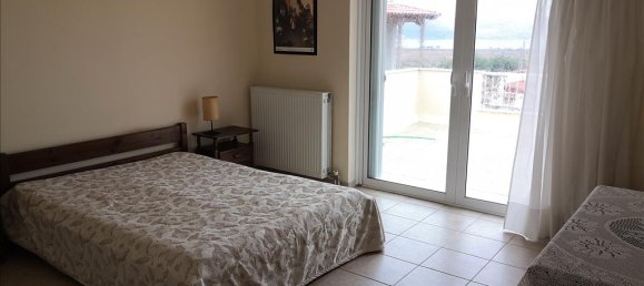 Propiedad comercial de 4 dormitorios en Anavyssos, Greece No. 4461 13