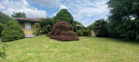 5 rooms Villa in Cermenate, Italy No. 267895 9