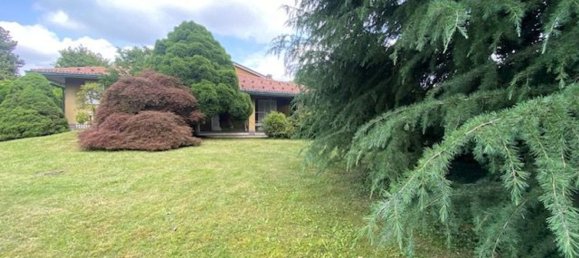 5 rooms Villa in Cermenate, Italy No. 267895 6