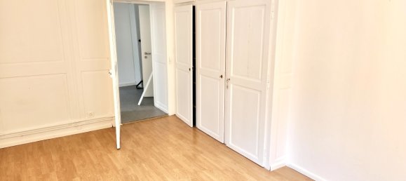 Edificio en Sion, Switzerland 700 m² No. 354 12