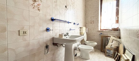 4 rooms House in Livorno Ferraris, Italy No. 305183 5