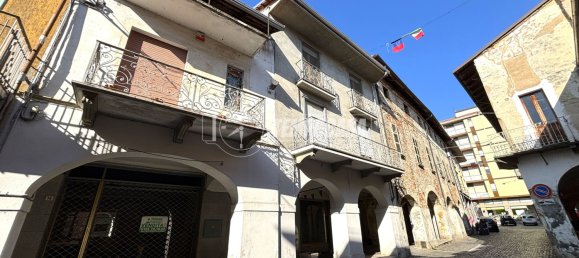 4 rooms House in Livorno Ferraris, Italy No. 305183 8