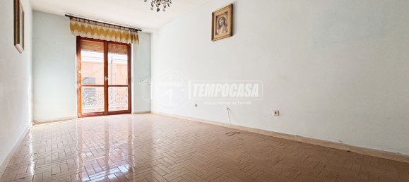 4 rooms House in Livorno Ferraris, Italy No. 305183 3