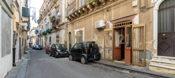 2 Schlafzimmer Villa in Catania, Italy, Nr. 52043 3