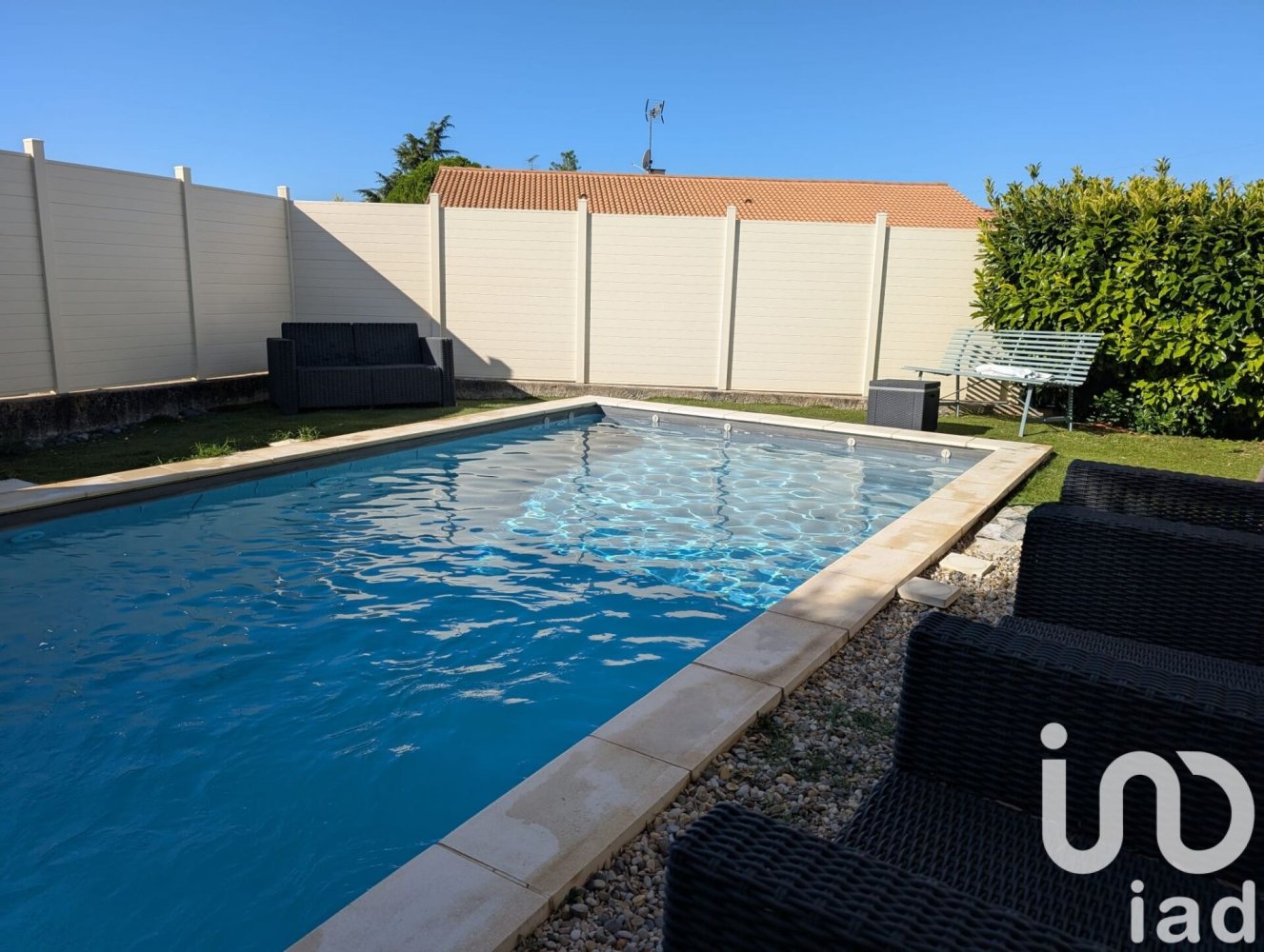 4 bedrooms House in Montelimar, France No. 330931