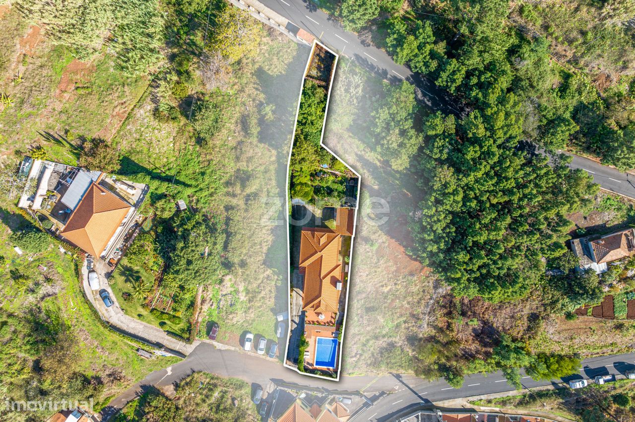 3 bedrooms House in Canico, Portugal No. 122006