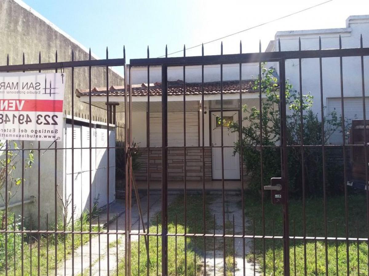 2 bedrooms House in Mar del Plata, Argentina No. 87158