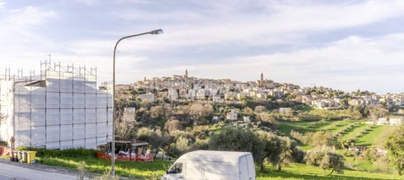 Дом с 4 спальнями в Коридония, Италия № 115158 5