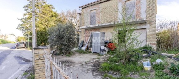 Дом с 4 спальнями в Коридония, Италия № 115158 9