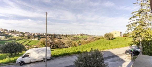 Дом с 4 спальнями в Коридония, Италия № 115158 6